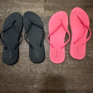 Old Navy Black and Pink Sandals